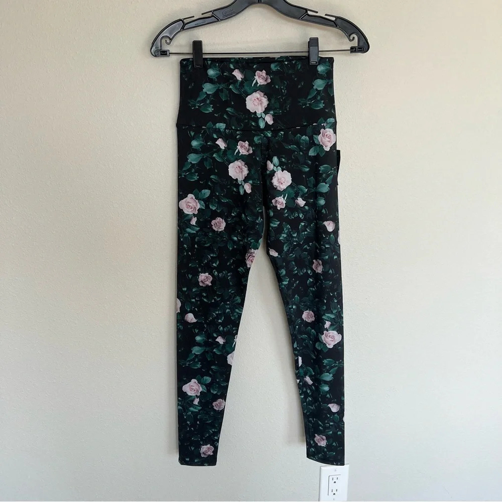 New Onzie Hot Yoga High Rise Legging 228 Rose Bud Floral Print NWT Casual Women - Picture 2 of 10